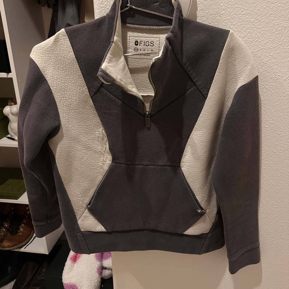 FIGS PULL OVER JACKET